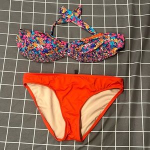 VINTAGE Kenneth Cole coral floral bikini. Size M.